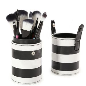 Set of 10 Makeup Brushes with Compact Carry Case